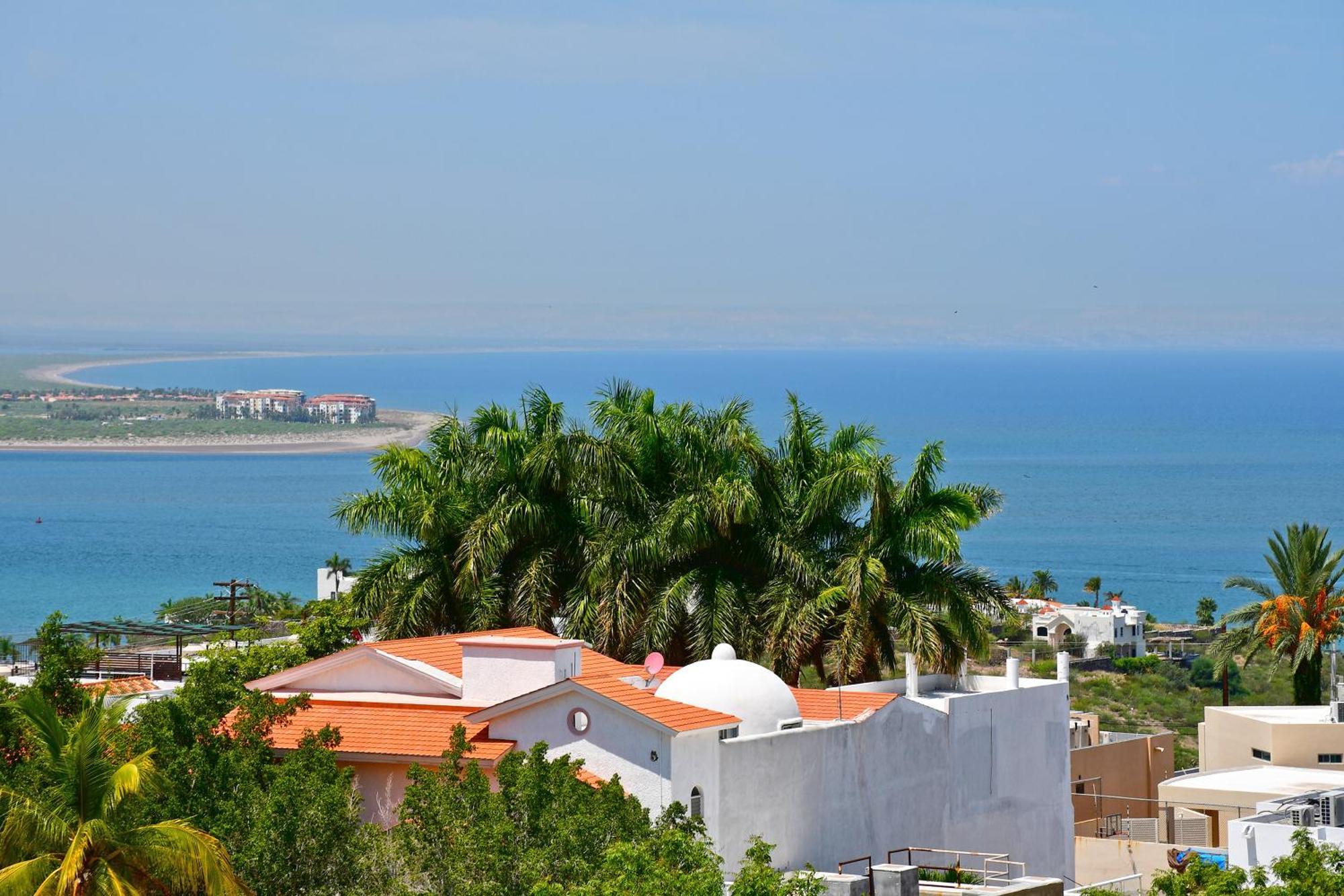 Oceanview Living Space & Balcony With Fiberoptic Wifi! La Paz Exterior photo