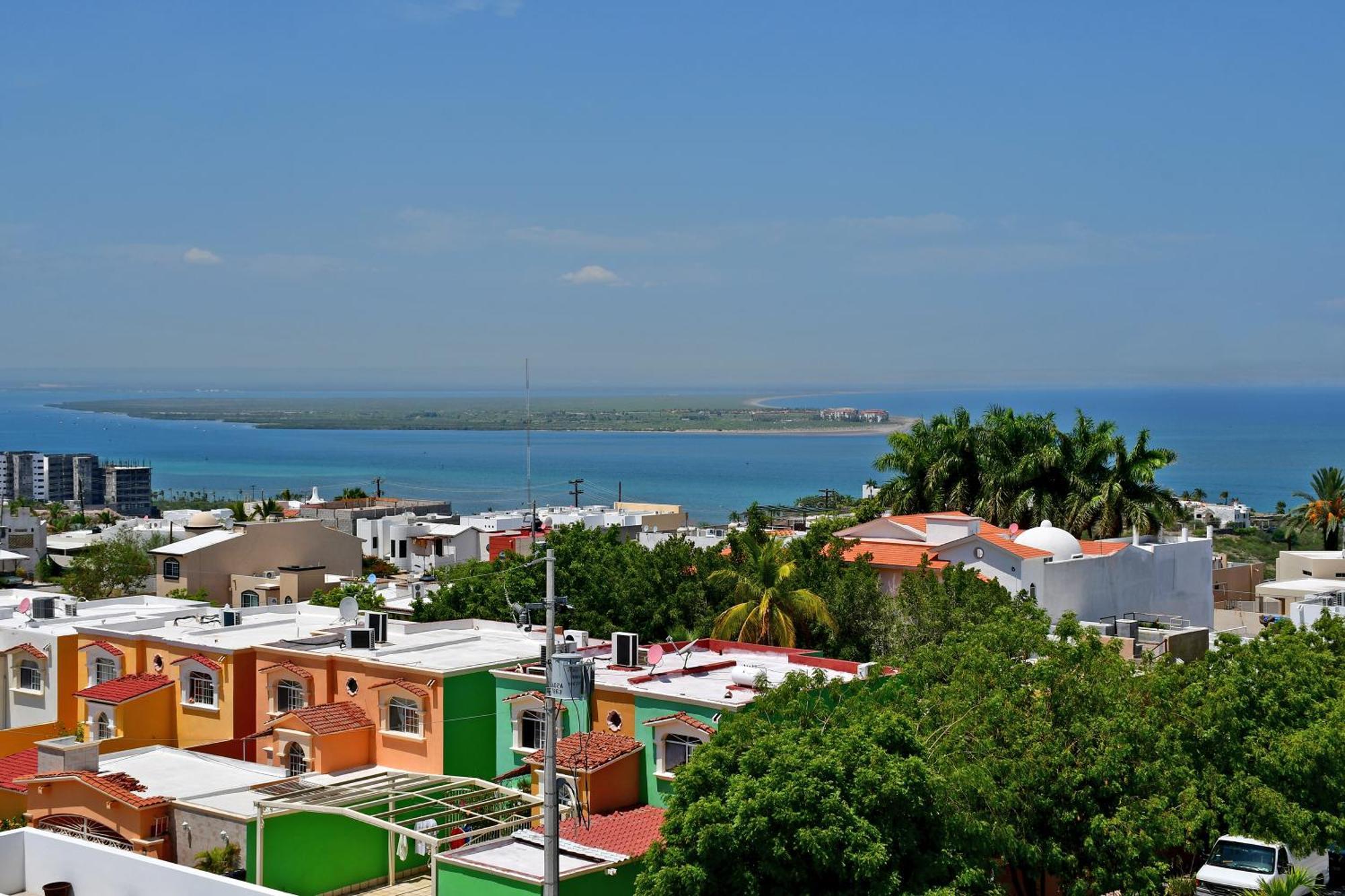 Oceanview Living Space & Balcony With Fiberoptic Wifi! La Paz Exterior photo